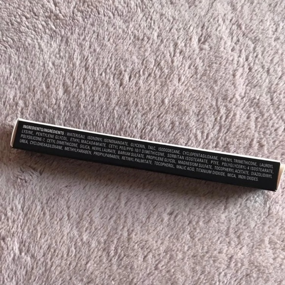 Mary Kay Facial Highlighting Pen - Shade 2 - Picture 4 of 10
